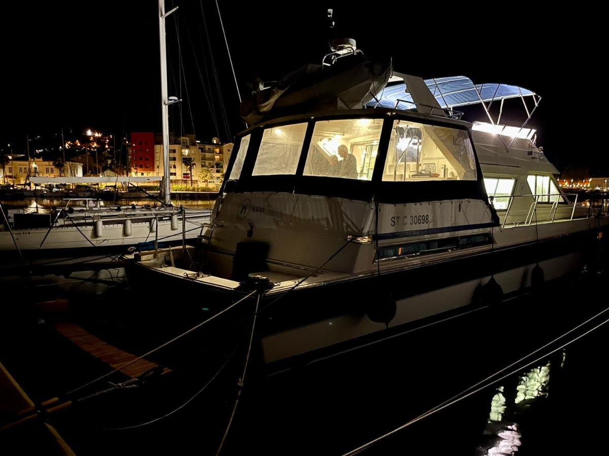 Hotel Navi Yacht A Sete, 2 A 8 Couchages, Privatif Exteriér fotografie