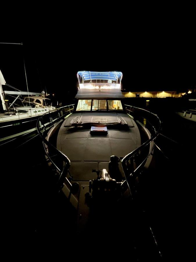 Hotel Navi Yacht A Sete, 2 A 8 Couchages, Privatif Exteriér fotografie