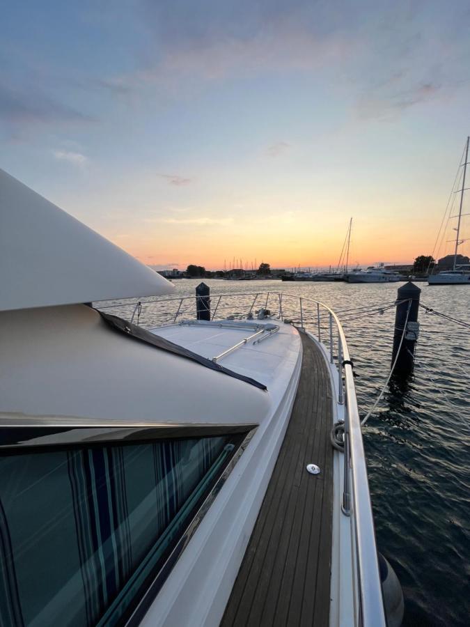 Hotel Navi Yacht A Sete, 2 A 8 Couchages, Privatif Exteriér fotografie